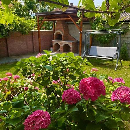 Holiday Home Esku Orsova Exterior photo