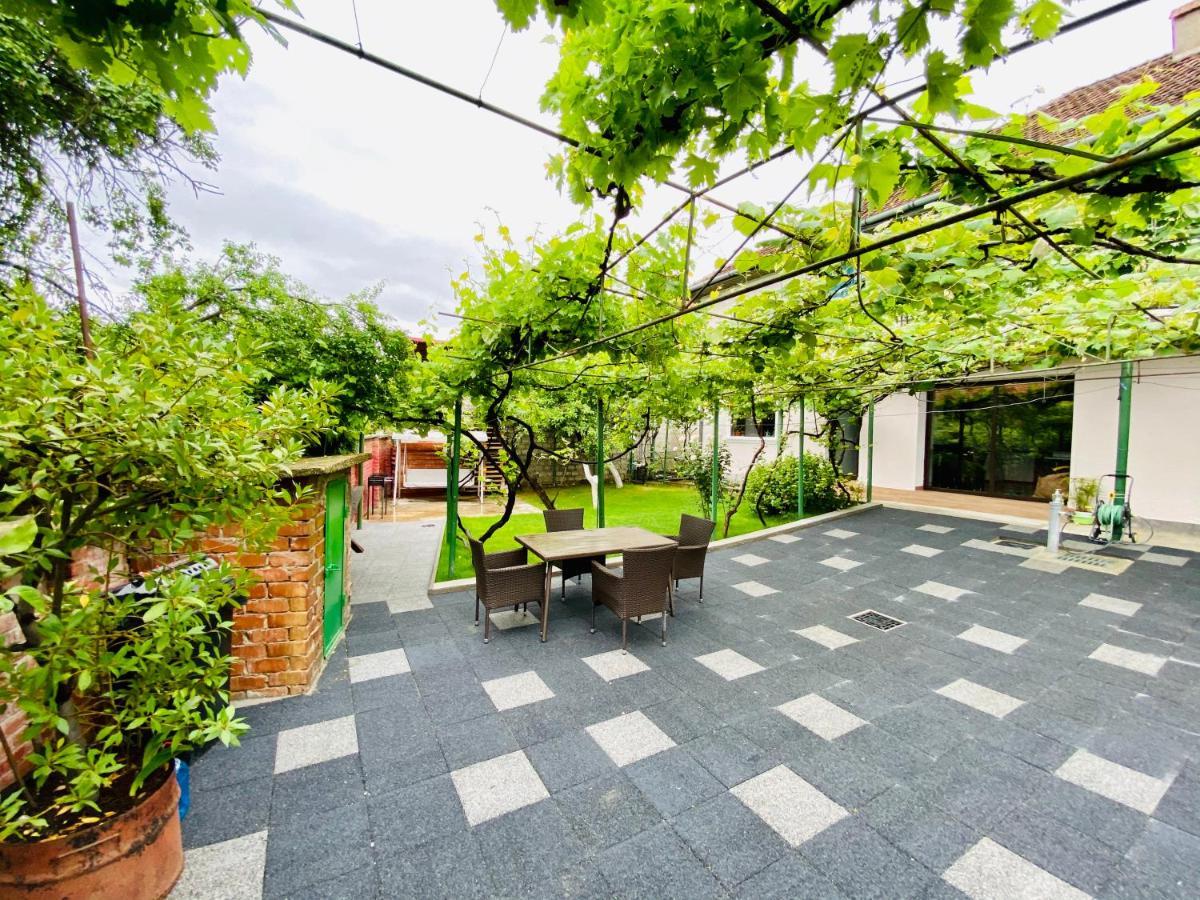 Holiday Home Esku Orsova Exterior photo