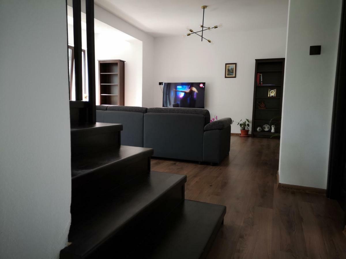 Holiday Home Esku Orsova Exterior photo